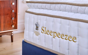 Read more about the article Sleepeezee Centurial 03 7000 Pocket Mattress Review: Royal Dreams Unveiled!